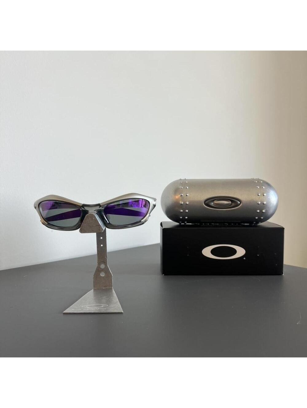 Oakley Men's Silver and Black Sunglass